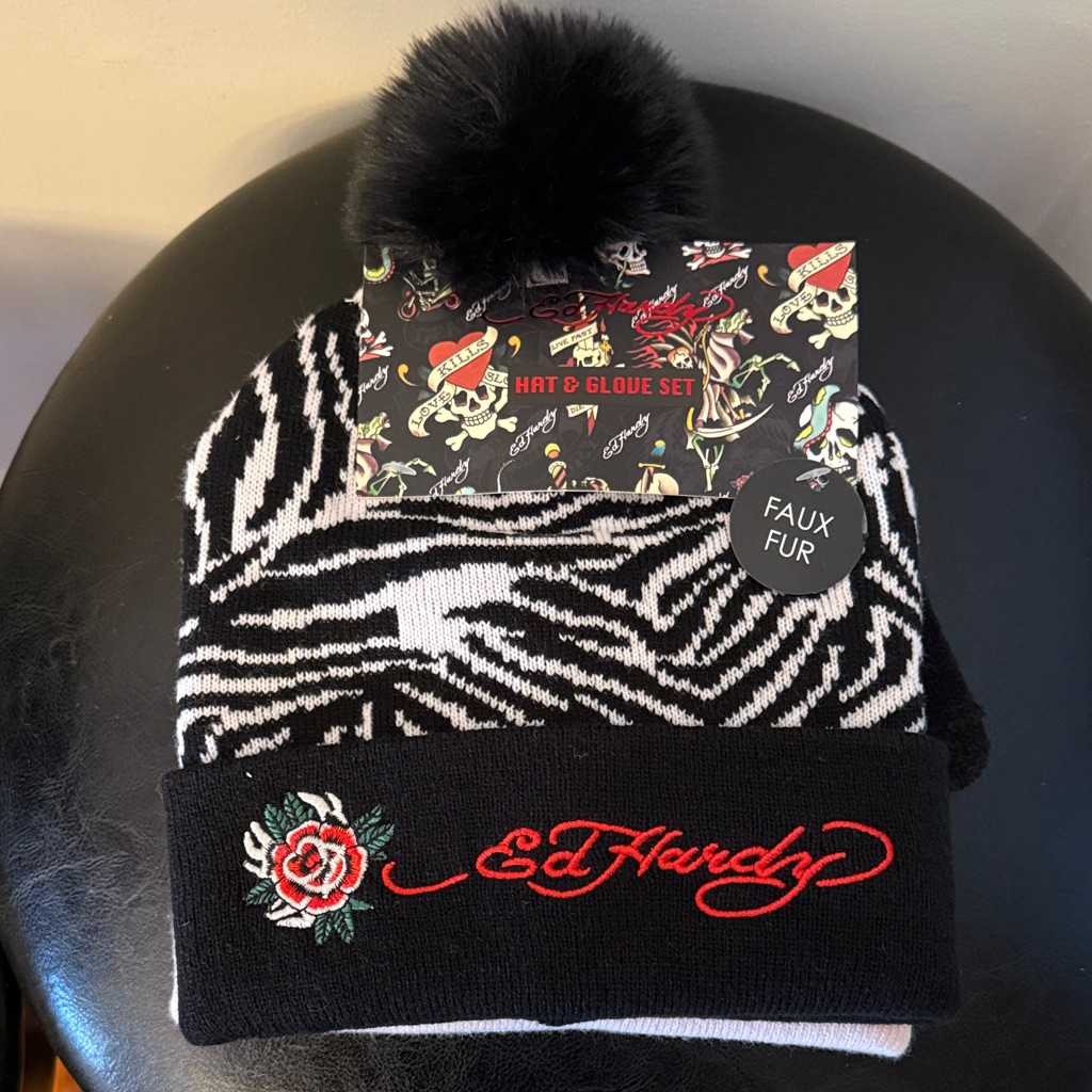 Ed Hardy Hat And Glove Set Brand New